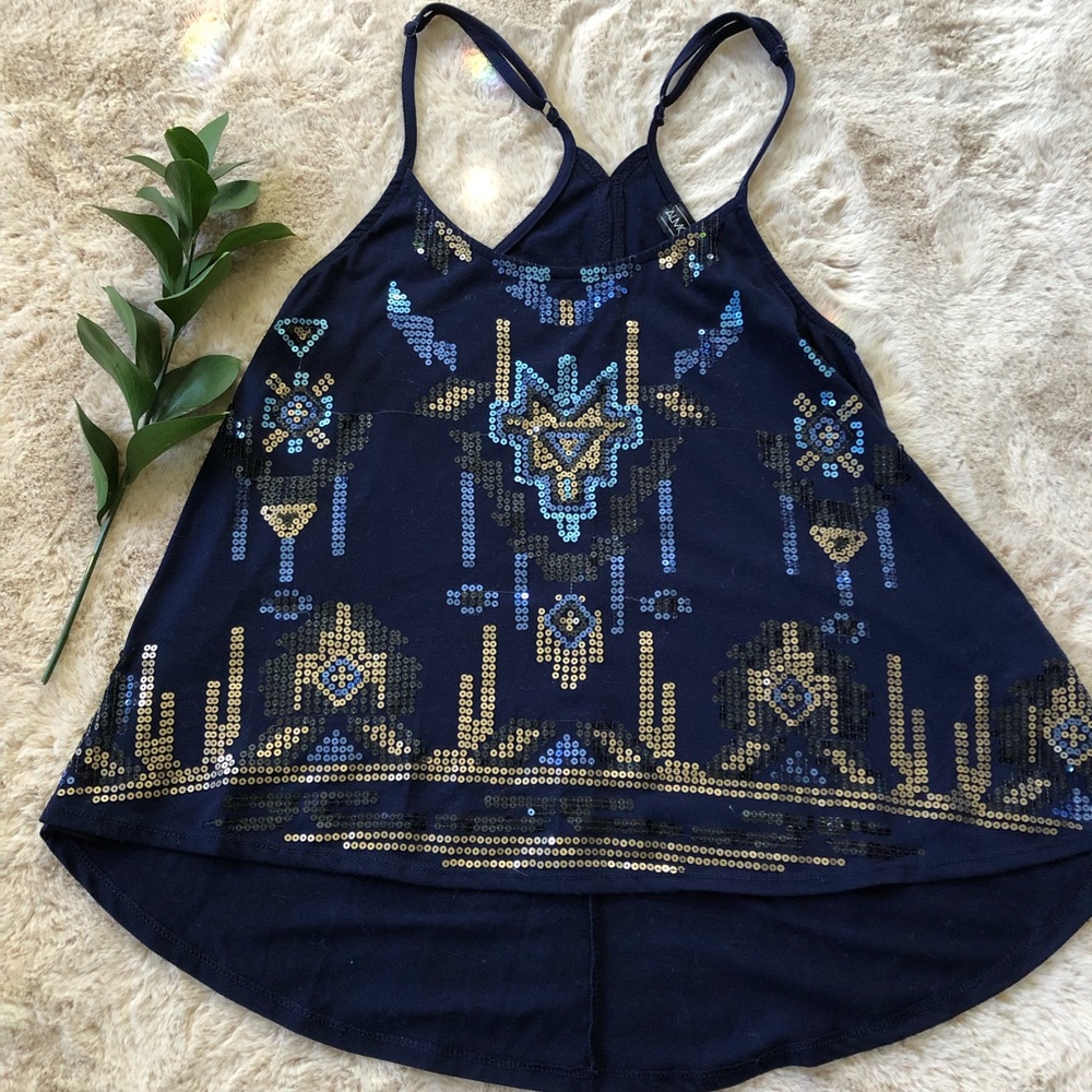 Almost Famous Sequin Top 🌿